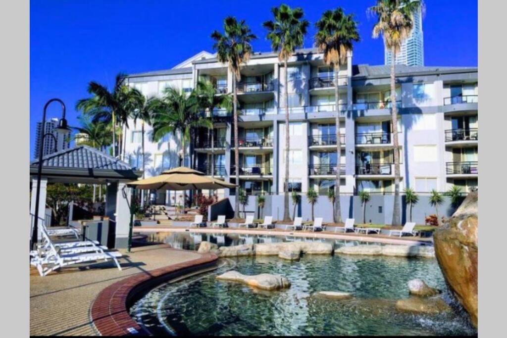 The Lifestyles , Paradise Island Gold Coast
