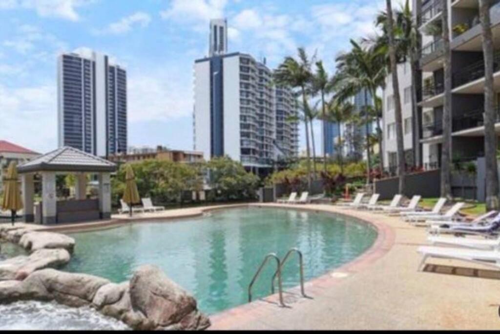 The Lifestyles , Paradise Island Gold Coast