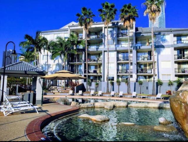 The Lifestyles , Paradise Island * Gold Coast